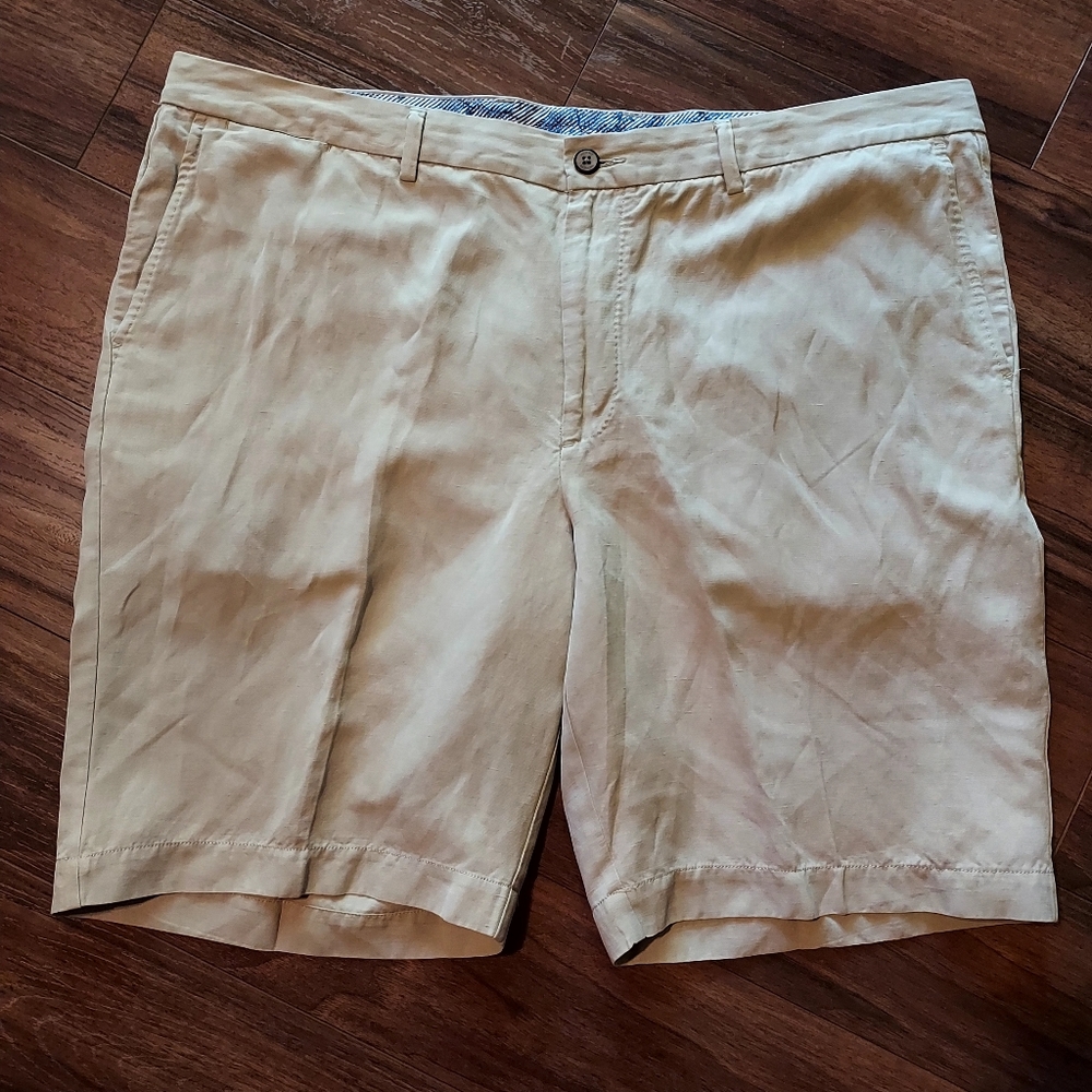 Tommy Bahama Men’s Flat Front Shorts in Light Khaki
